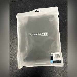 Alphalete amplify leggings. Color is Everest green. Size medium. BRAND NEW.